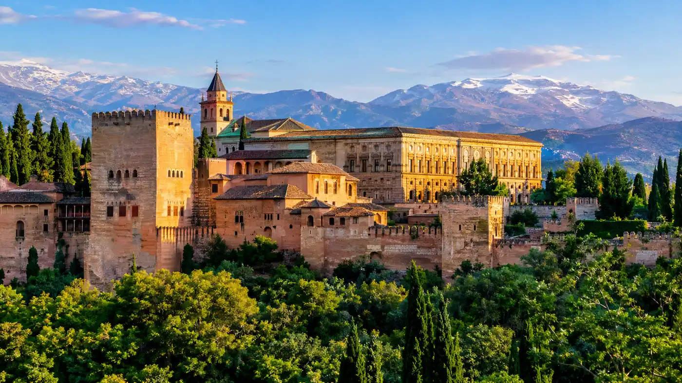 History of the Nasrid Palaces and the Alhambra