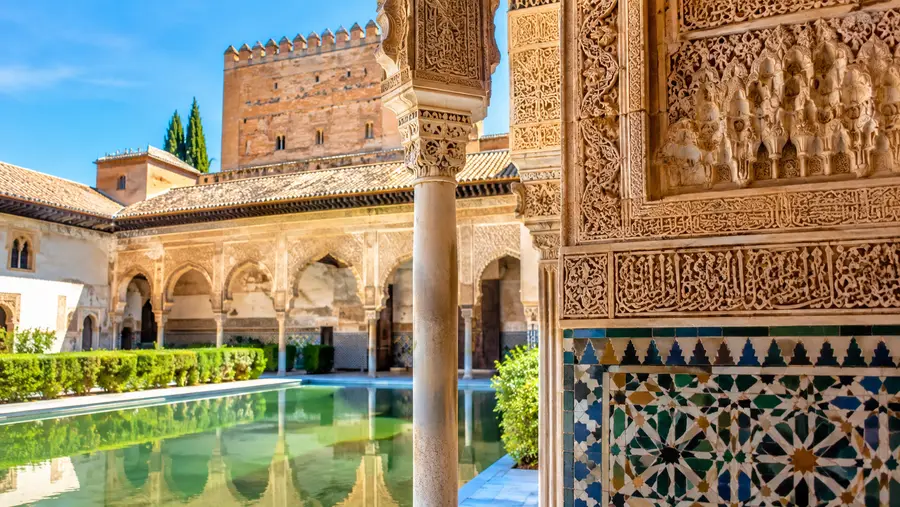 Visiting the Nasrid Palaces: Opening Hours, Duration & Best Time